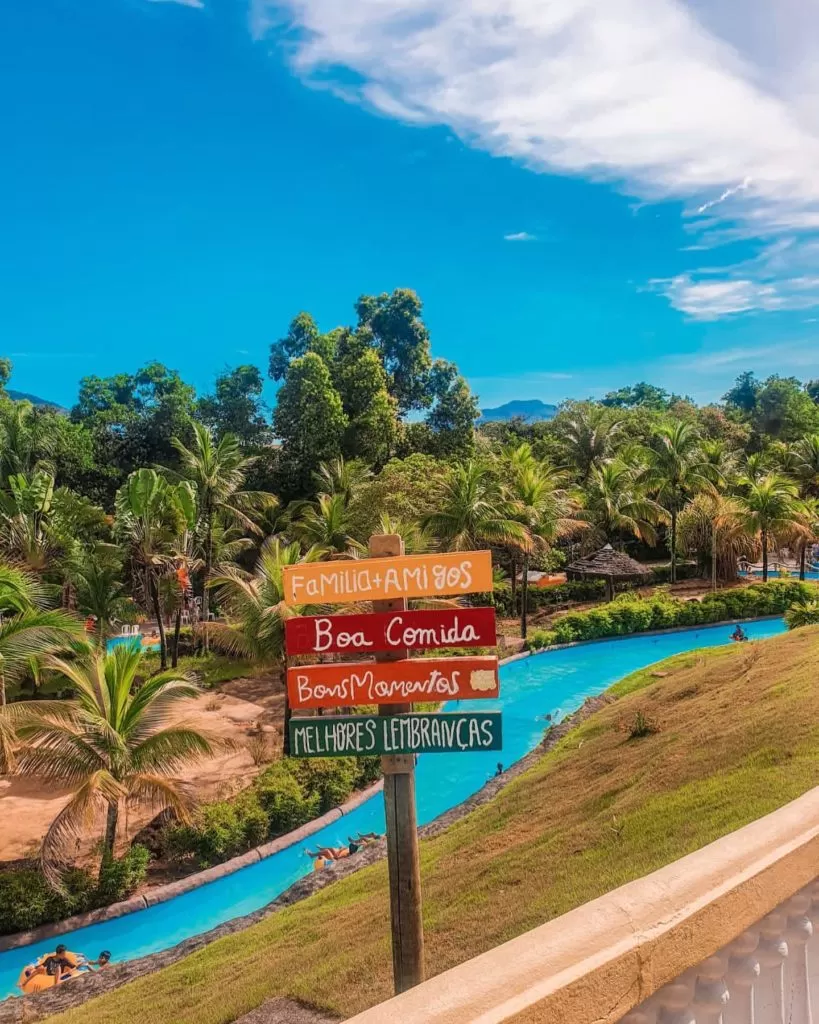 Dicas de alimentação para sua visita ao parque aquático